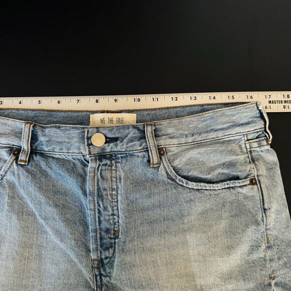 We The Free Cut Off Jean Shorts Womens Size 29 Denim Blue Lightwash Mid Rise - Picture 8 of 10